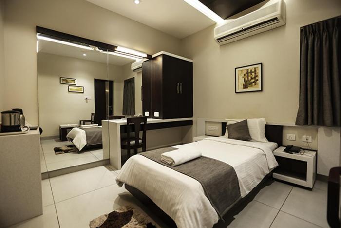 Hotel Sree Sakthi Residency à Kanchipuram Extérieur photo
